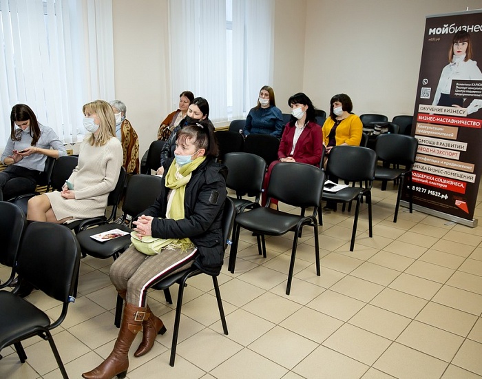 Центр "Мой бизнес" провел семинар для самозанятых в Выгоничах! 