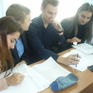 18 октября продолжились открытые уроки "Кто такой предприниматель" в 6-й гимназии г. Брянска. 